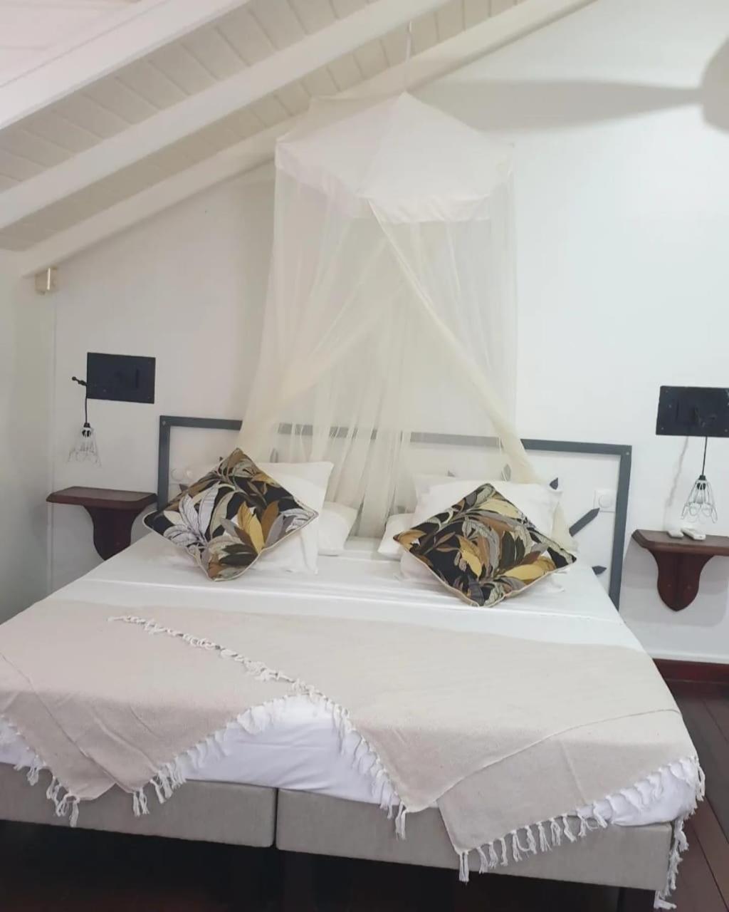 Caraib'Bay Hotel Deshaies Bagian luar foto