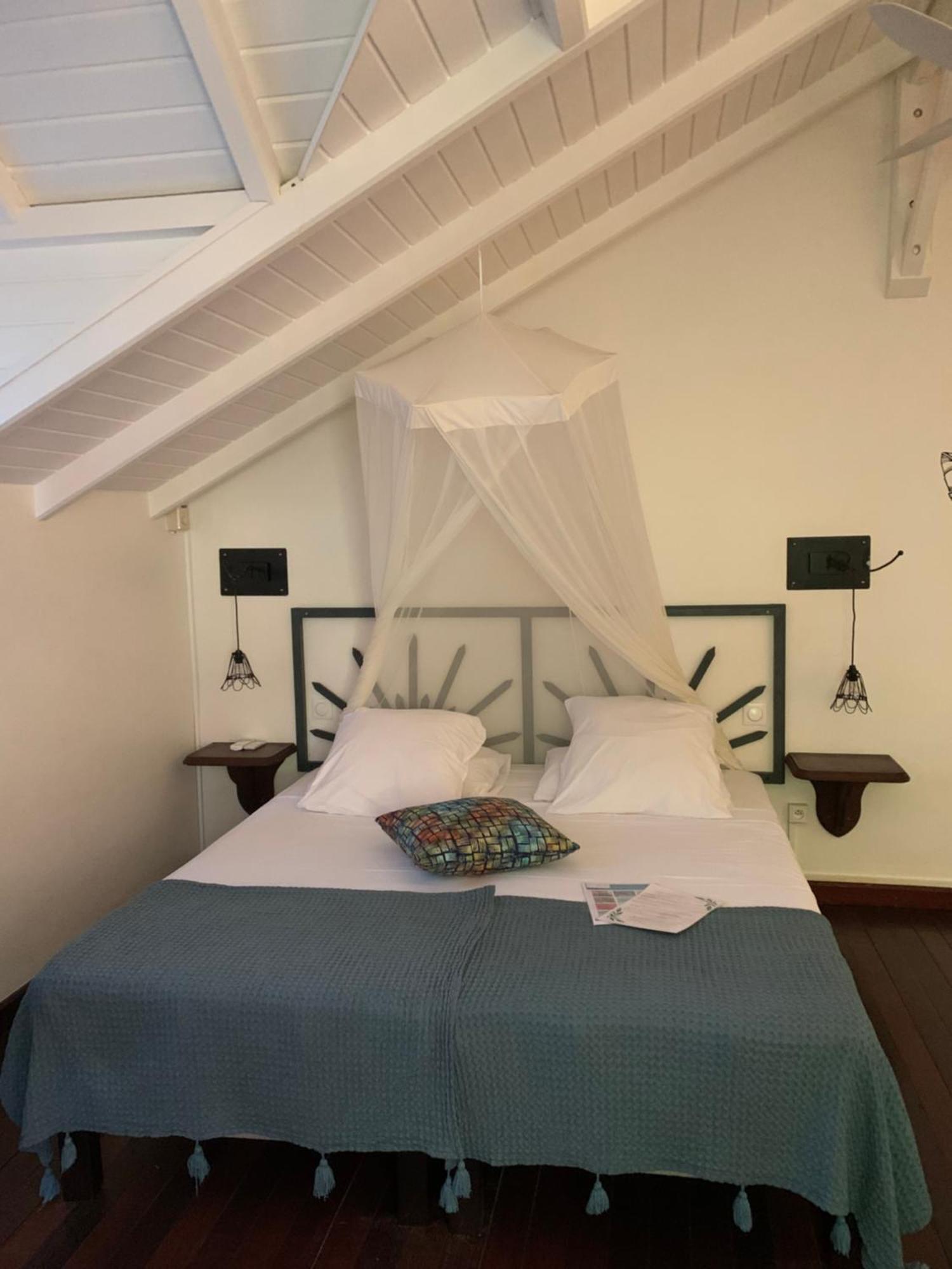 Caraib'Bay Hotel Deshaies Bagian luar foto