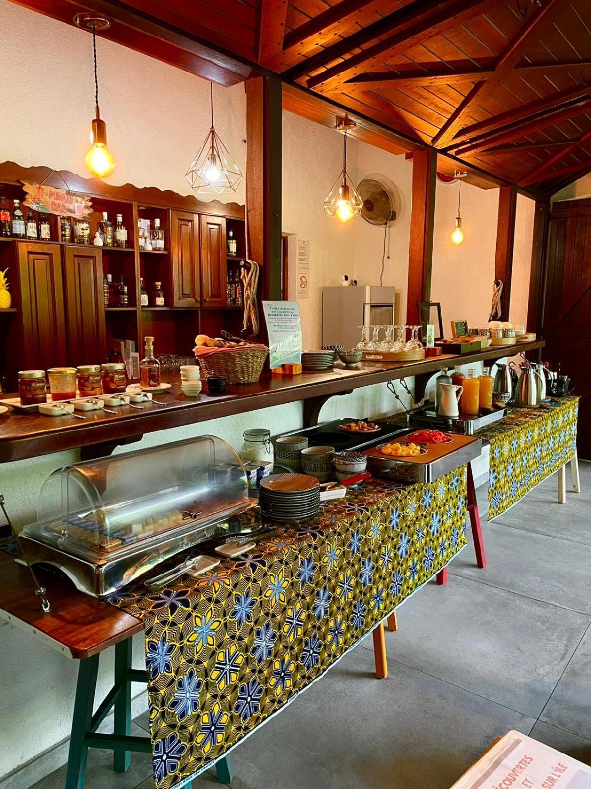 Caraib'Bay Hotel Deshaies Bagian luar foto