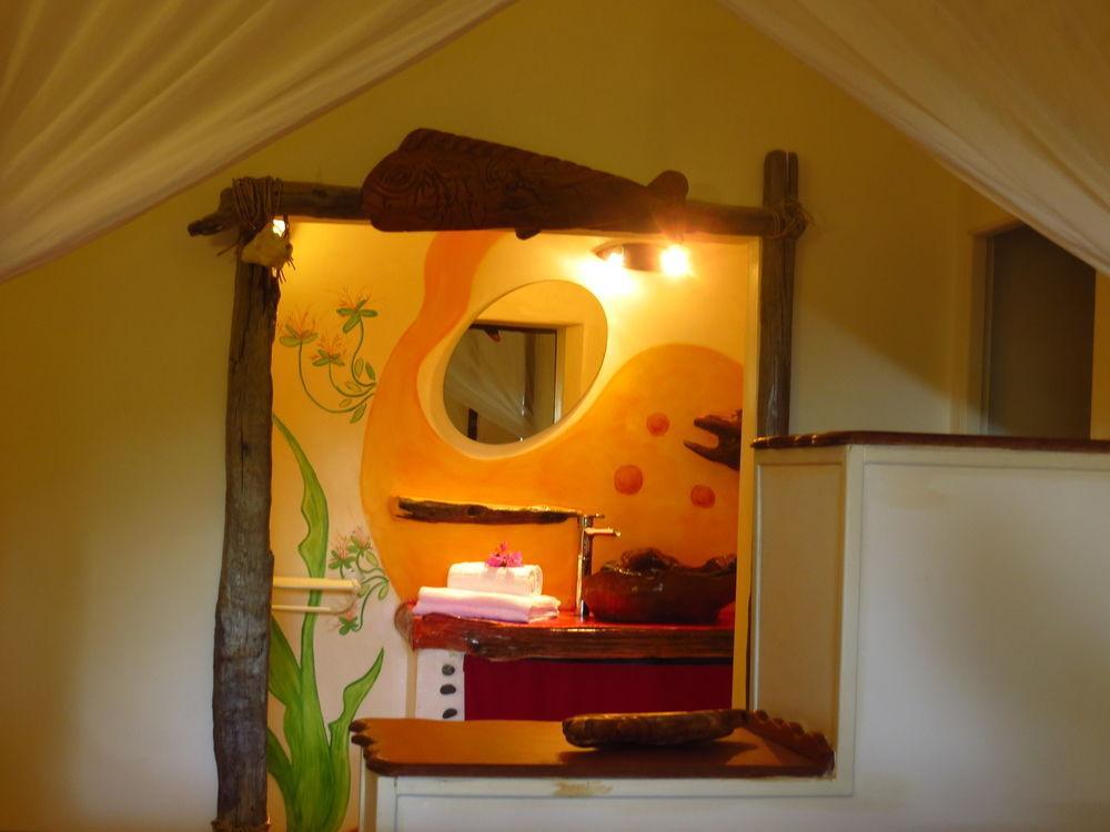 Caraib'Bay Hotel Deshaies Bagian luar foto